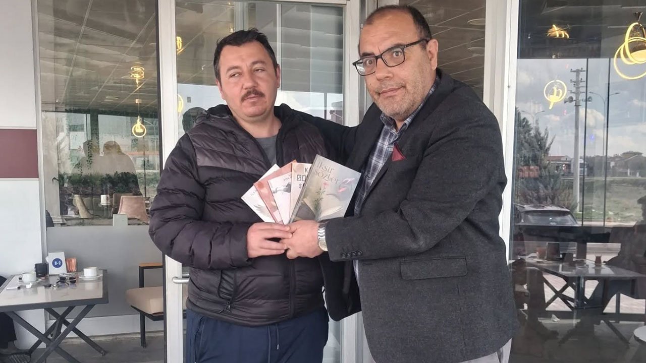 Konya'da öğretmenden ilham veren imza günü! Lütfi Şahin okurlarla buluştu!