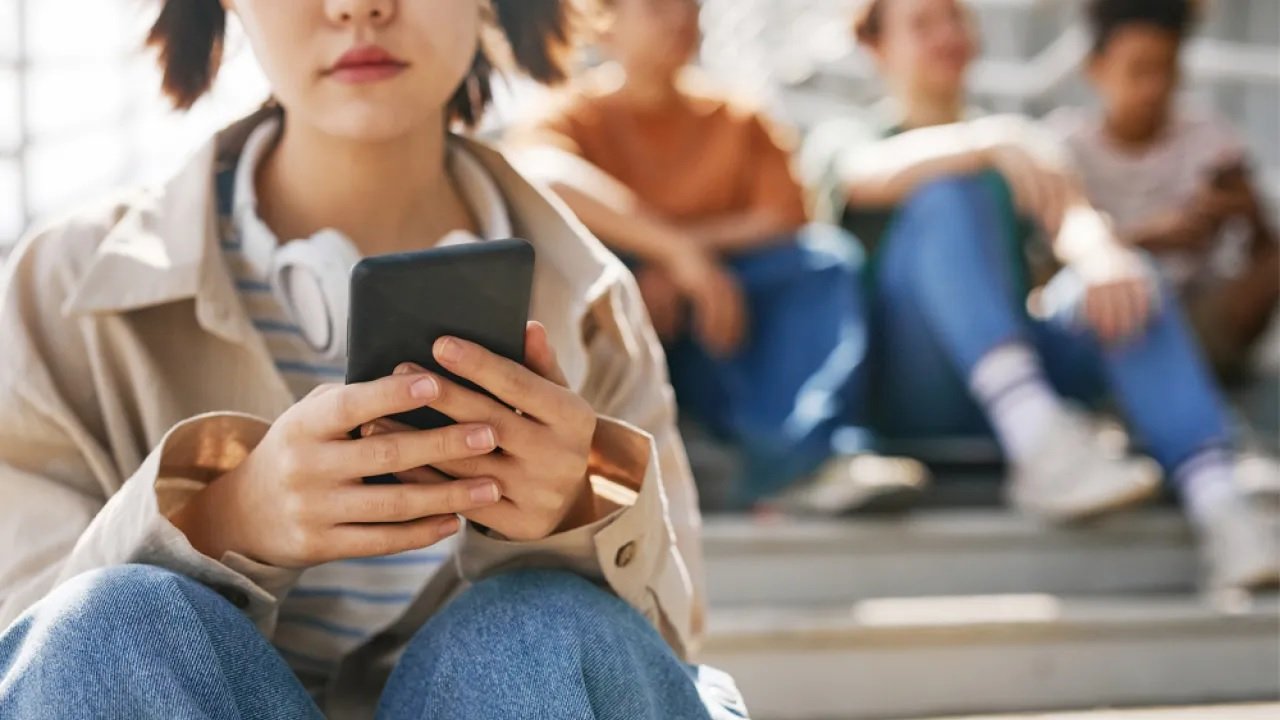 Dijital tehlike kapıda! Gençler sessizce bağımlı oluyor!