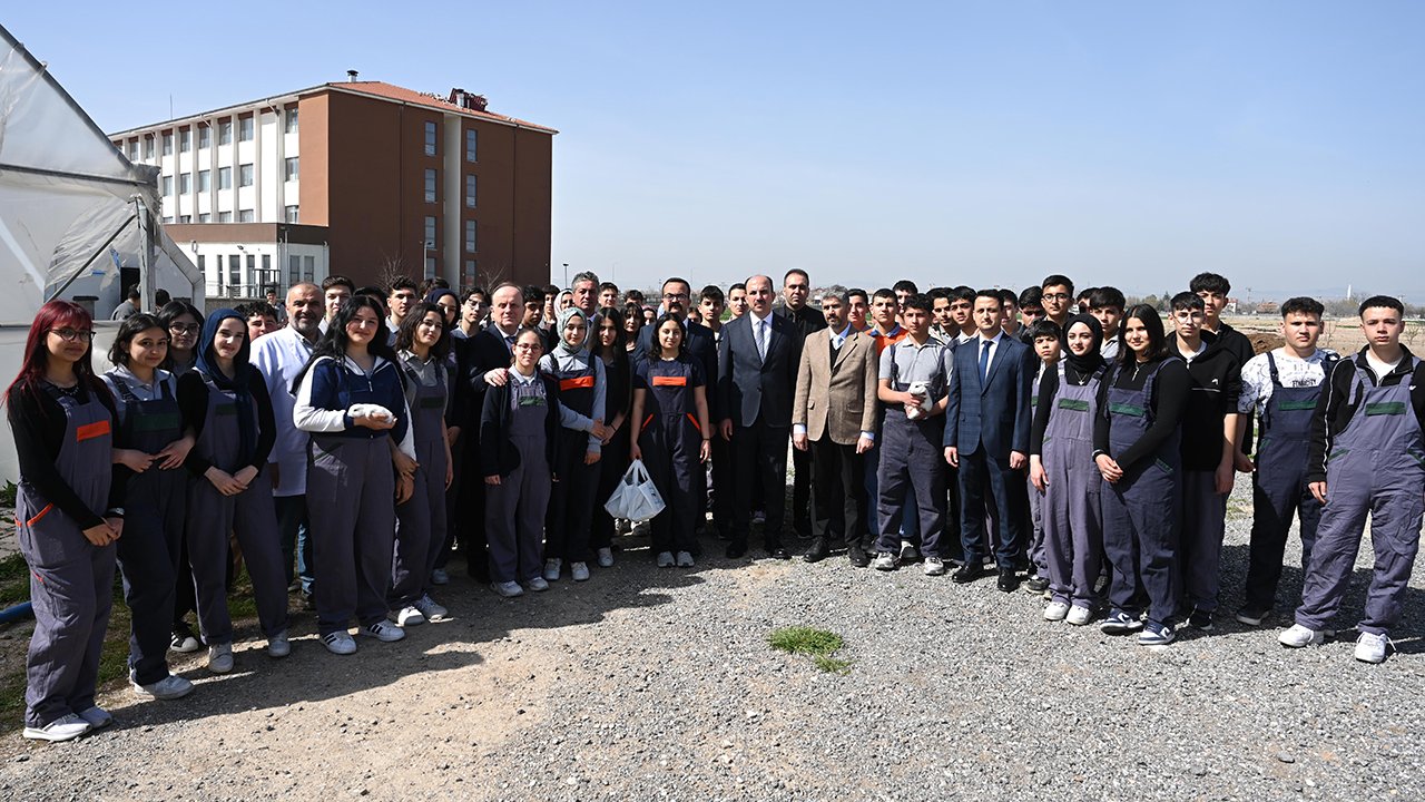 Başkan Altay ve Baykan’dan lise ziyareti: Öğrencilerle dikkat çeken diyalog