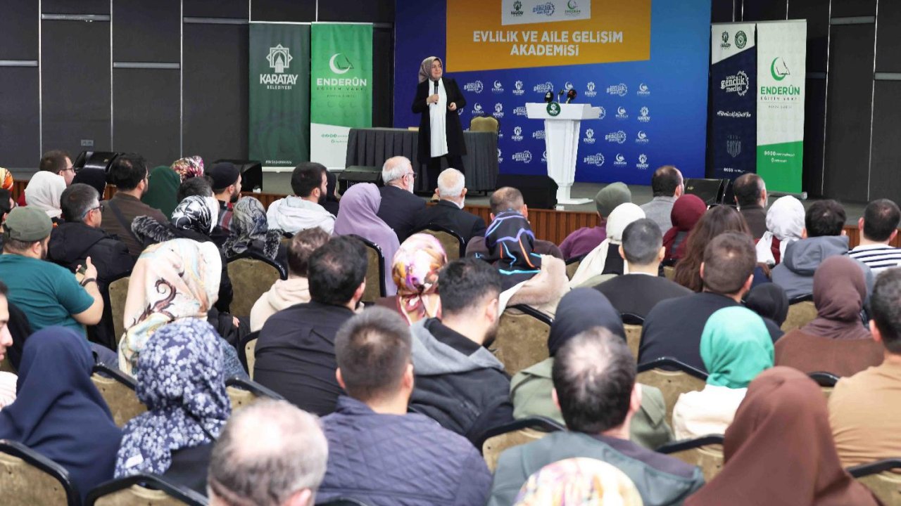 Konya’da ailelere büyük destek! Evlilik ve aile gelişim akademisi yoğun ilgi görüyor!