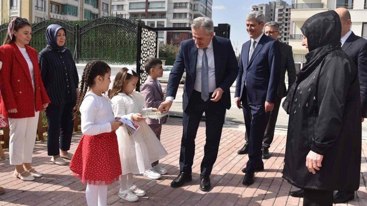 Konya’da “Maarifin Kalbinde Çocuk” şenliği: Miniklerden renkli görüntüler!