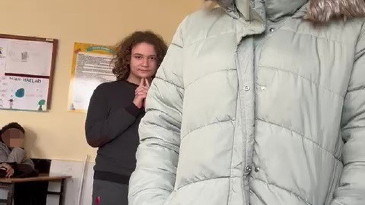 Saldırganın sınıfta çekildiği görüntüler ortaya çıktı: Garip hareketleri dikkat çekici!