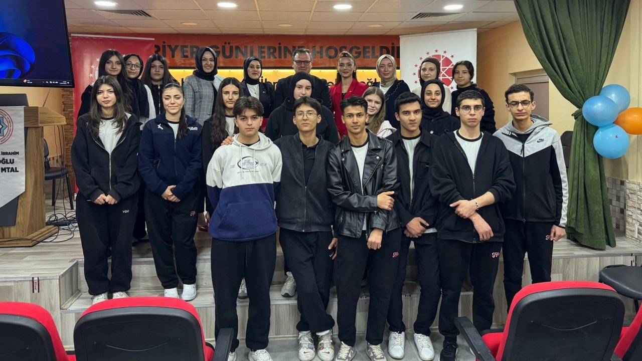 Konya’da Geleceğin İletişimcilerine "Dijital Kalkan": Dezenformasyonla Mücadele Eğitimi