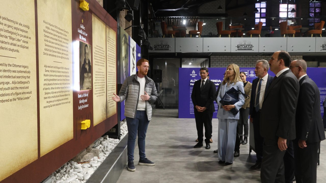 Başkan Altay’dan duygulandıran davet! “Aliya 100 yaşında” sergisi Konya’da kapılarını açtı!