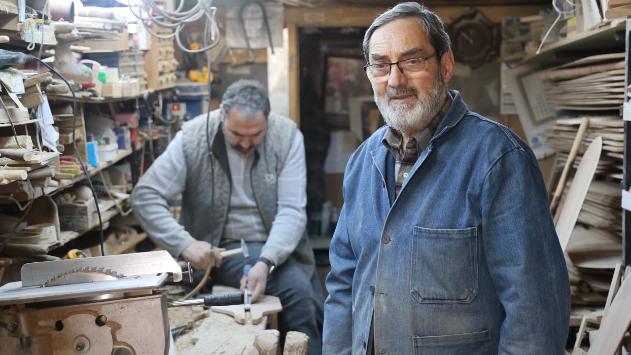 Plastiğe meydan okuyan baba-oğul! Konya’da ahşap ustalığına zamana direnen yolculuk!