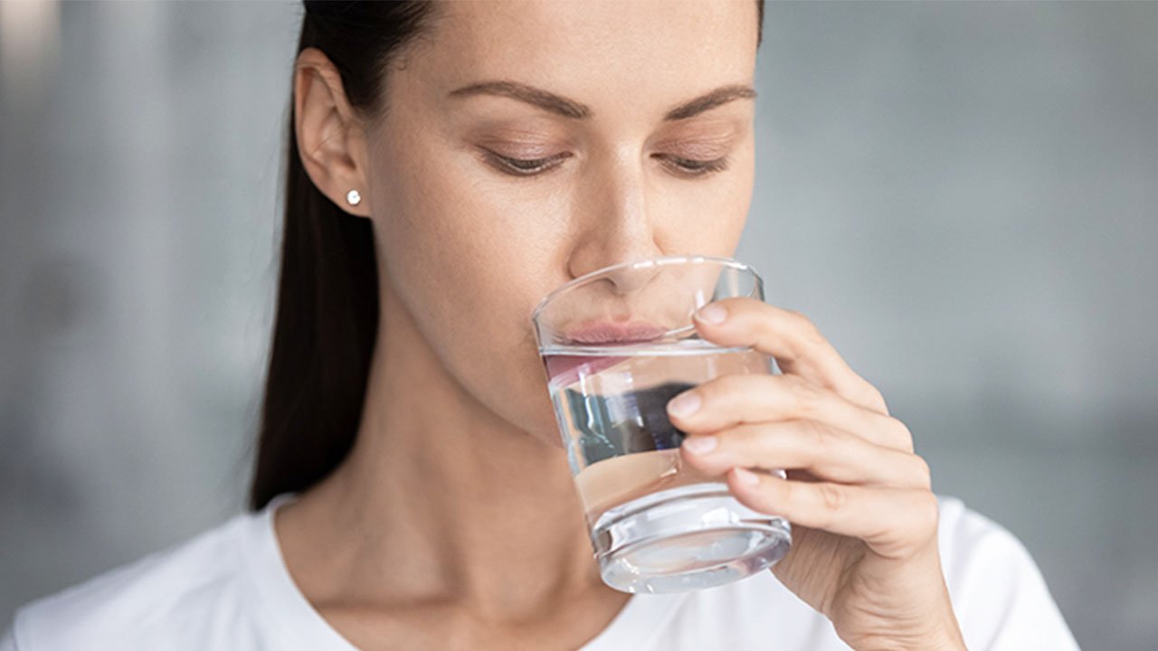 Az su içtim diye panik yapmayın! Uzmandan kritik açıklama: Vücudunuz size söylüyor!