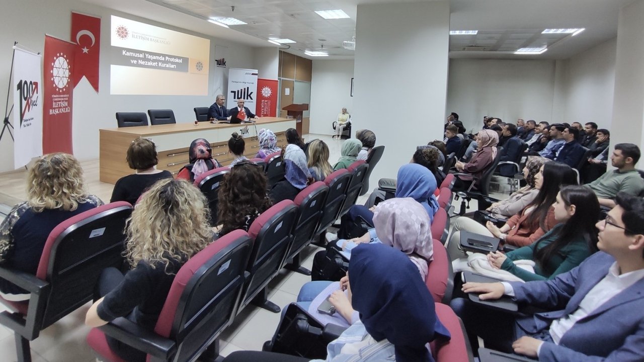 Konya’da TÜİK Personeline Protokol Kuralları ve Bilgi-Belge Yönetimi Eğitimi Verildi