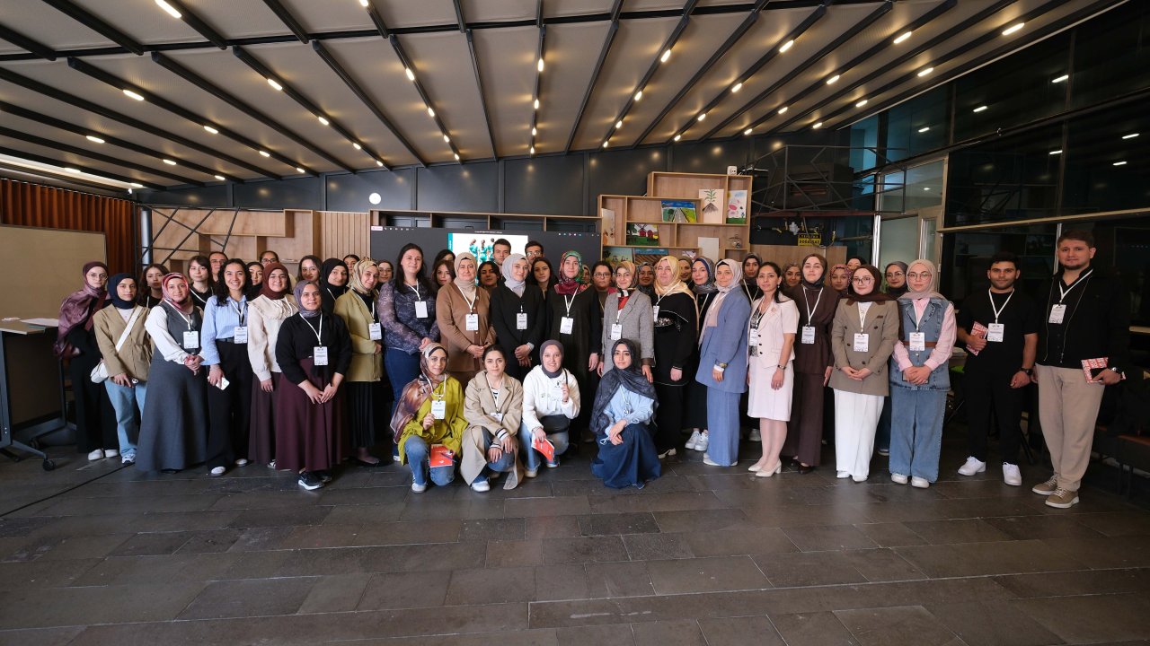 Konya’da hemşirelik eğitimi masaya yatırıldı! Gençlik meclisi ve NEÜ’den dikkat çeken çalıştay!