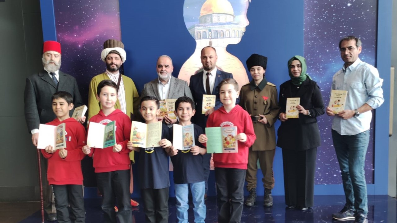 Maarifin Kalbinde "Minik Eller" Yazarlığa İlk Adımı Attı!