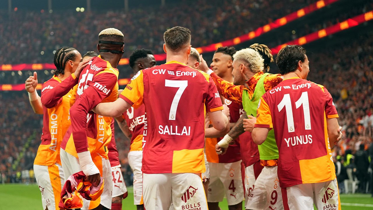 Derbide kazanan Galatasaray: Puan farkı 7'ye yükseldi
