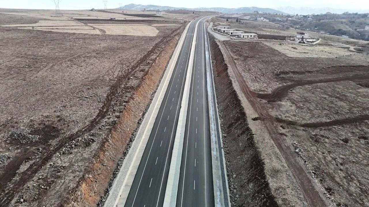 Karayolları son verileri paylaştı: Sürücüler dikkat! Türkiye genelinde kritik trafik düzenlemeleri