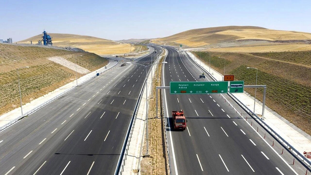 Konya-Ankara yolunda kritik uyarı! Gölbek Kavşağı’nda trafik tek yöne düştü