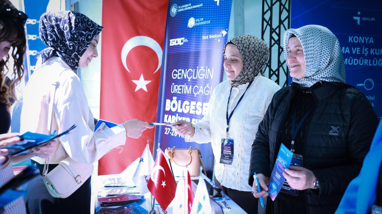 Konya’da kariyer rüzgarı: Gençler geleceklerini bu fuarda şekillendiriyor