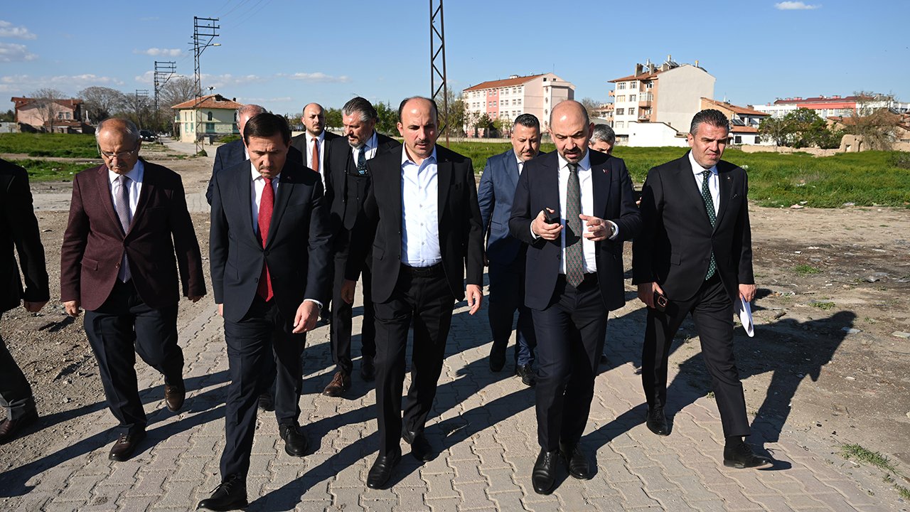 Konya’da dönüşüm hızlandı! Başkan Altay ve Kılca’dan Akçeşme ve Kadınlar Pazarı’na sürpriz ziyaret