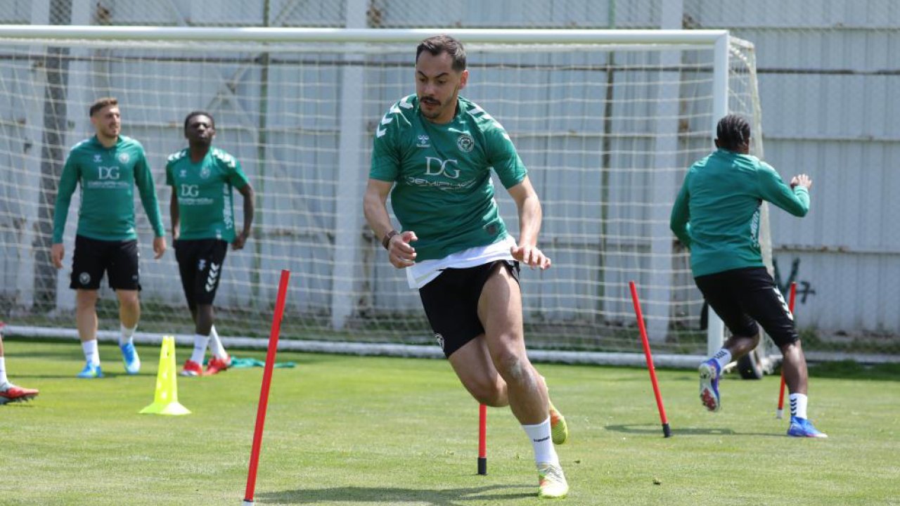 Konyaspor’da Rize öncesi fırtına sessizliği! İlhan Palut’tan kritik hamleler