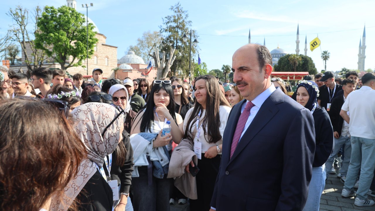 Başkan Altay’dan gençlere İstanbul sürprizi! “Genç Seyyah” ile 25 bin öğrenci İstanbul'u geziyor"