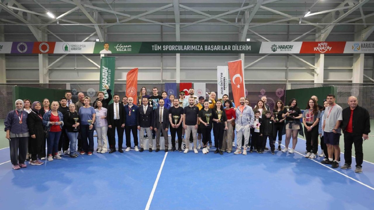 Konya’da tenis heyecanı zirve yaptı! İl birinciliği turnuvasında şampiyonlar belli oldu!