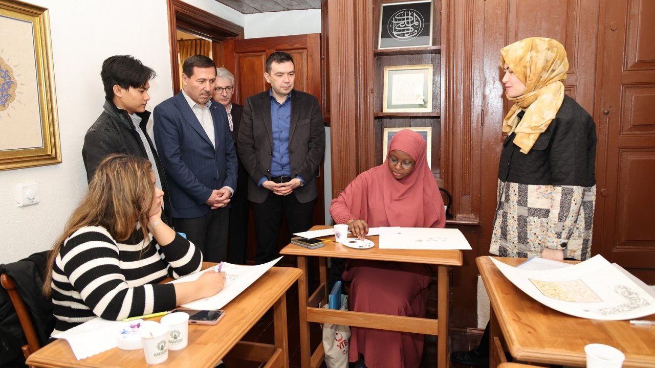 Karatay'da 48 Ülkeden Öğrenciler Sanatta Birleşti