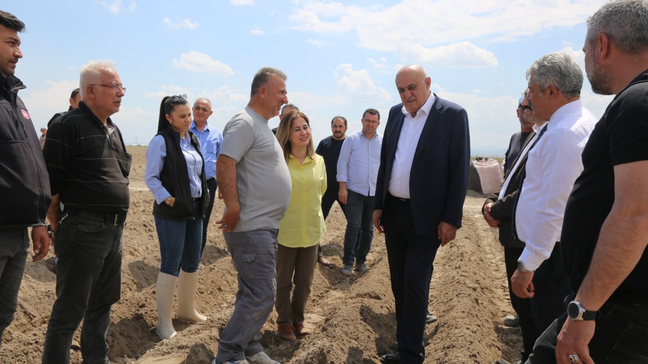 Başkan Erkoyuncu patates ekimini yerinde inceledi; Bağımlılık bitiyor ve kapasite artırımı vurgusu