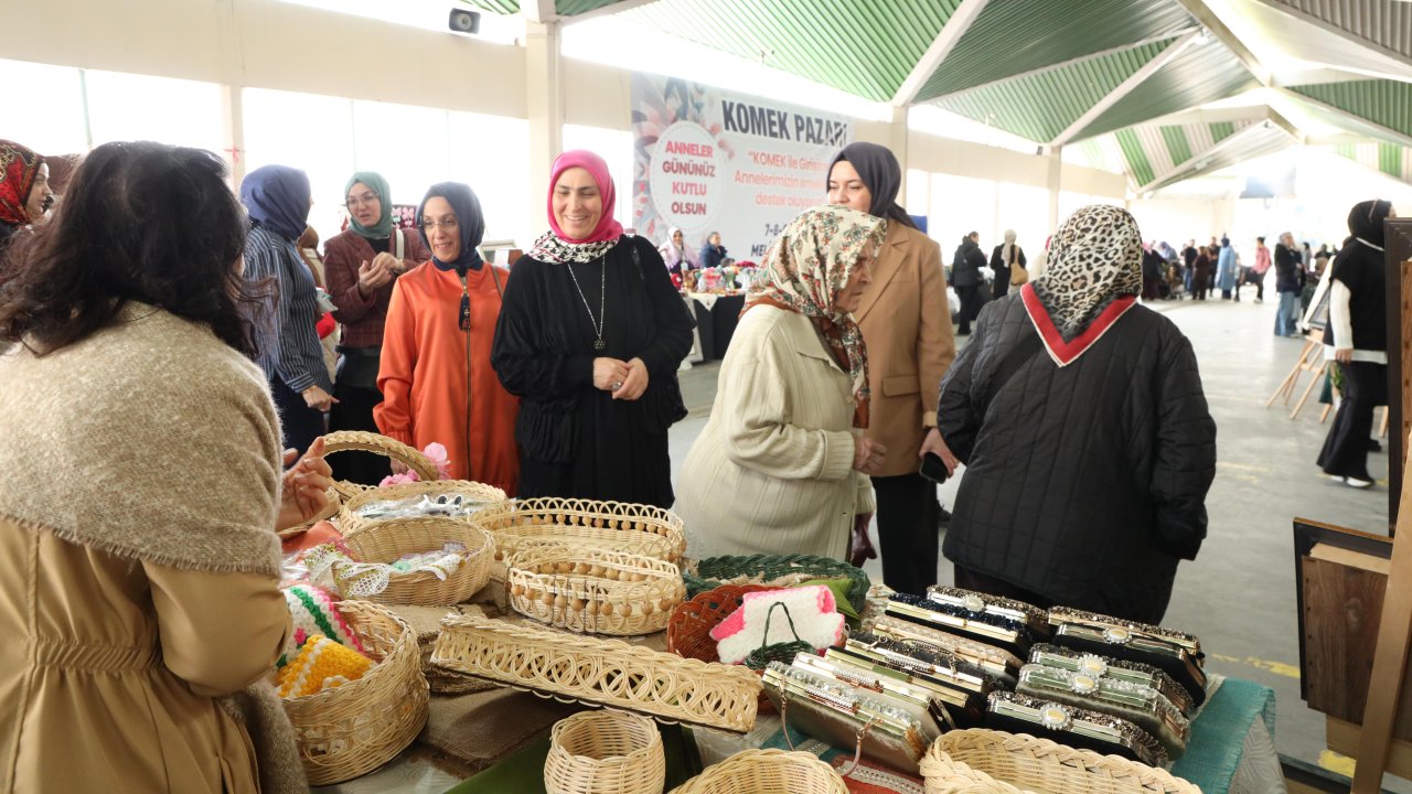 Konya’da Anneler Günü’ne özel KOMEK Pazarı yoğun ilgi gördü! El emeği ürünler kadınlara kazanç oldu!