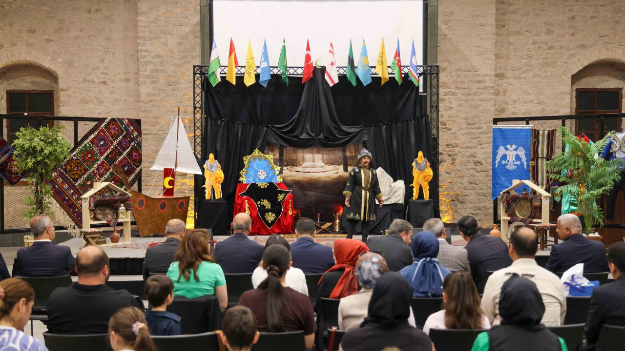 Konya'da çocuklar tarihe hayat verdi! Final gecesi izleyenleri hem duygulandırdı hem gururlandırdı