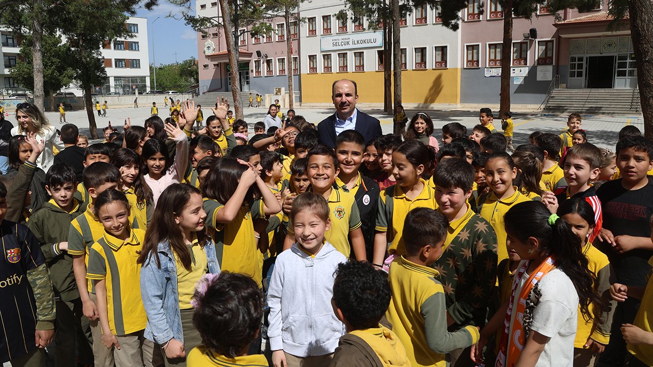 Konya’da duygulandıran ziyaret: Başkan Altay eski okulunda