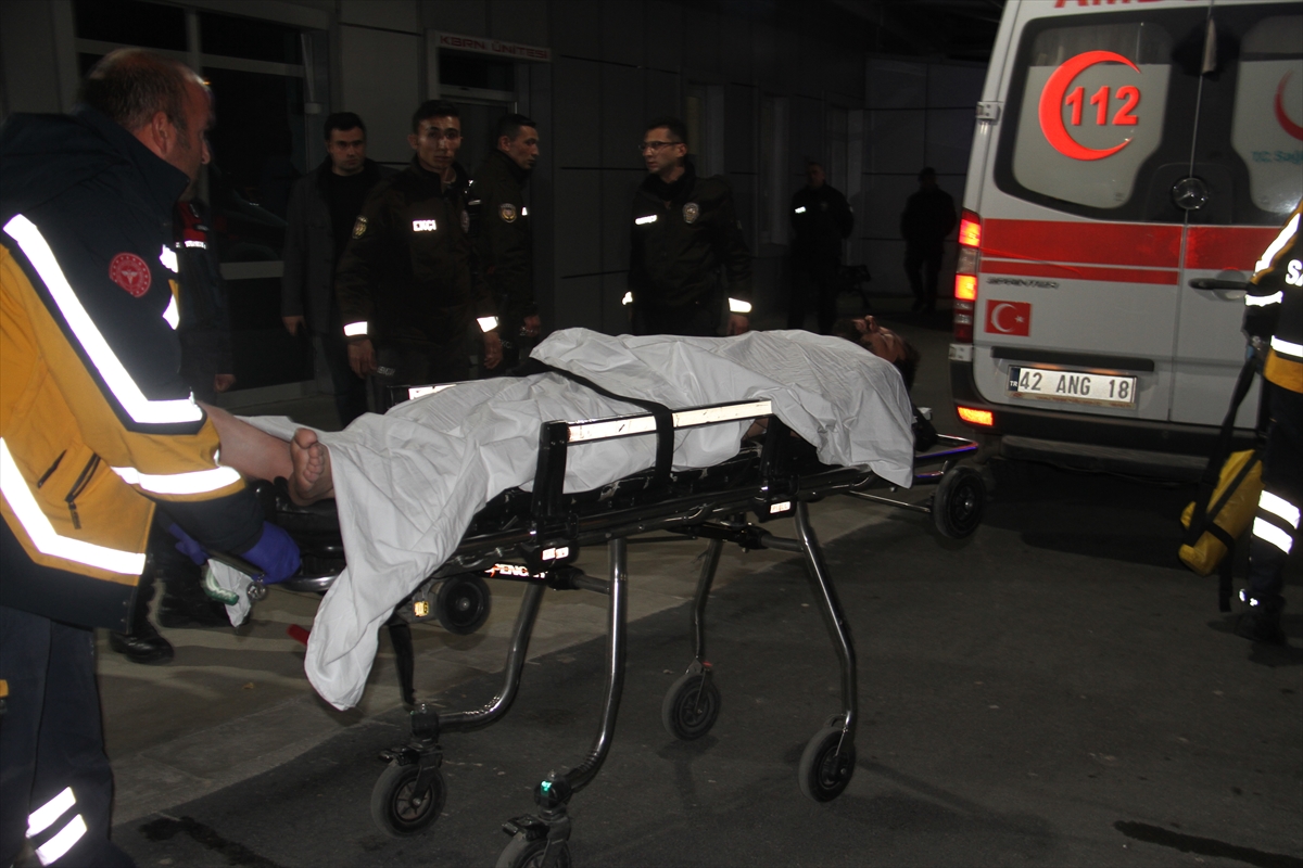 Konya'da bıçaklı kavgada 4 kişi yaralandı