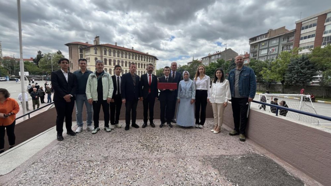 Çanakkale’nin kutsal bayrağı Konya Lisesi’nde