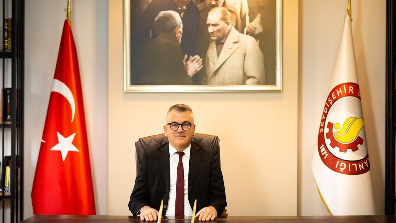 Hasan Ustaoğlu, 19 Mayıs Atatürk'ü Anma, Gençlik ve Spor Bayramı'nı kutladı