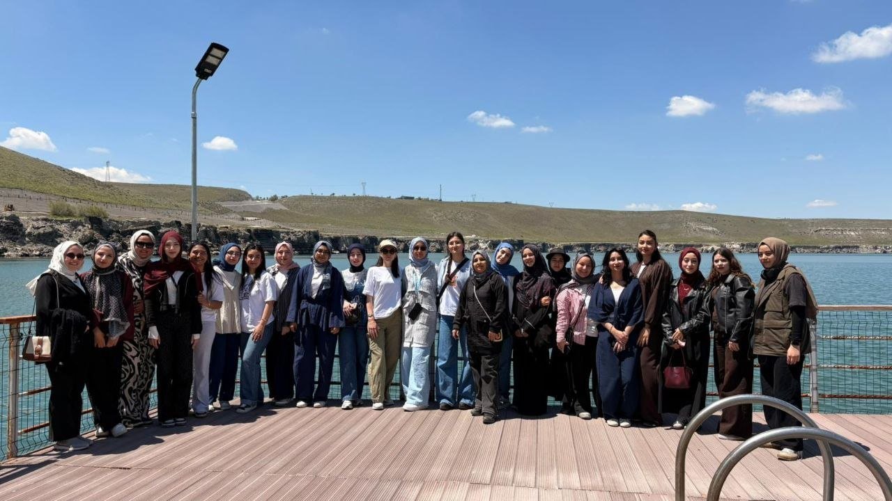 Konya’da gençlere gelecek hamlesi! LİMA öğrencileri hem geziyor hem kariyerine yön veriyor!
