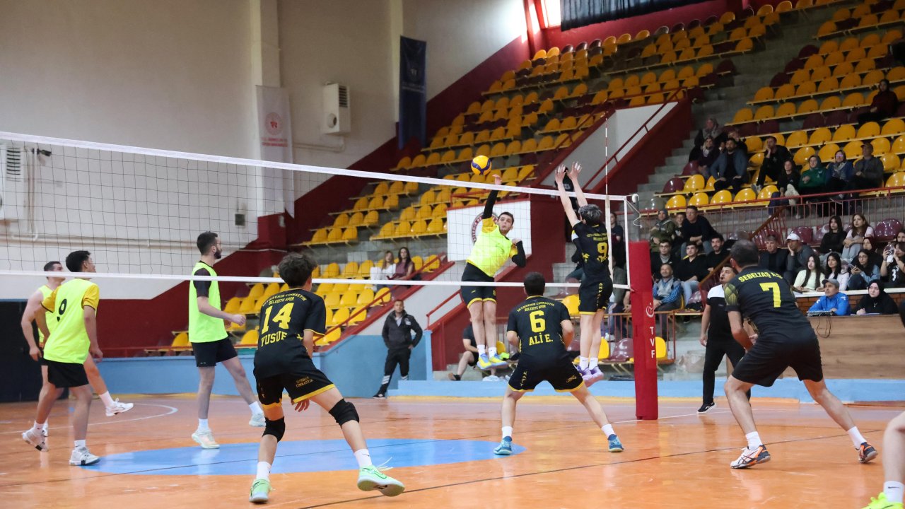 Konya’da Dev Voleybol Heyecanı! 25 İlçede 2 Bin 460 Sporcu Sahada