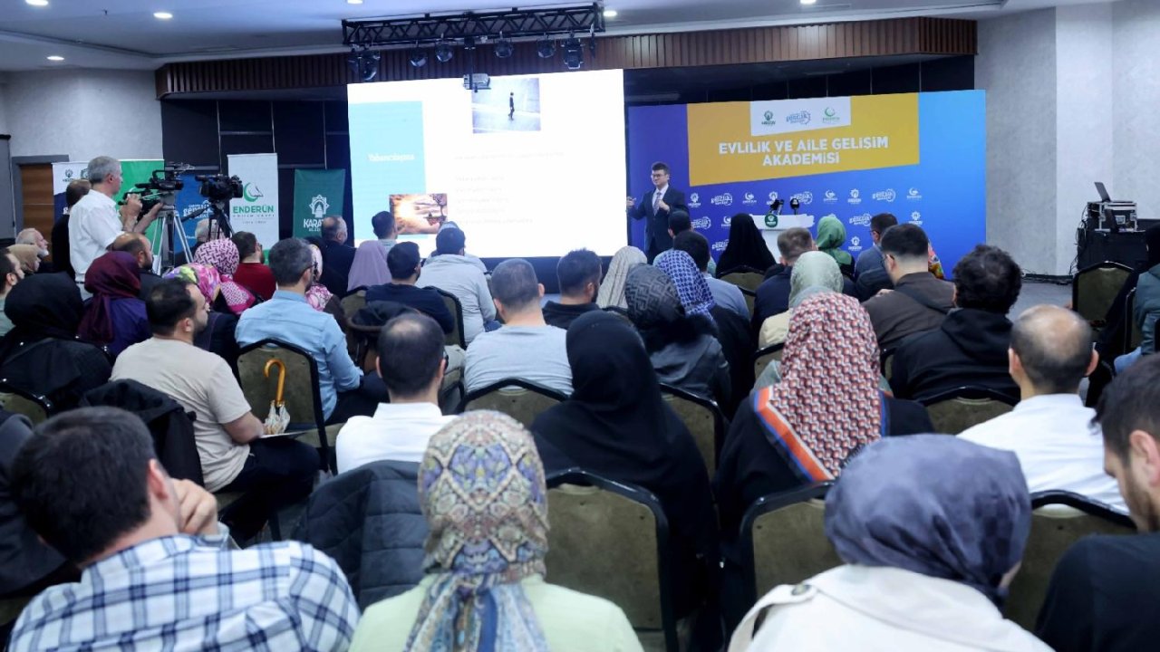 Karatay’da umre hediyeli akademi büyük ilgi gördü! Çiftler hem eğitim aldı hem ödül kazandı!