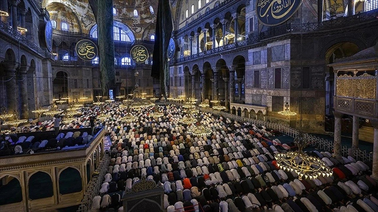 Kurban Bayramı namazında ilk saf nerede kurulacak? İşte Türkiye’de en erken ve en geç bayram namazı kılınacak iller