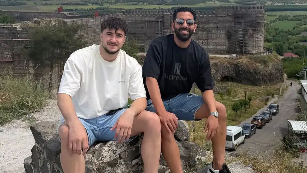Uğurcan Yazğılı ile Deniz Ertaş birlikte tatilde