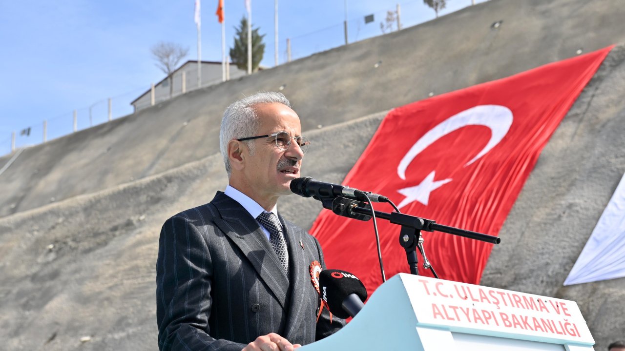 Bakan Uraloğlu’ndan Hızlı Tren müjdesi: Mersin-Gaziantep arası rekor süreye düşecek!