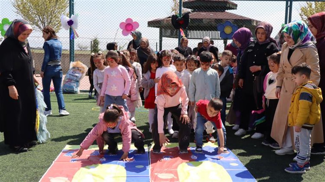 Konya'da minik öğrencilerden "Geçmişten geleceğe aile şenliği"