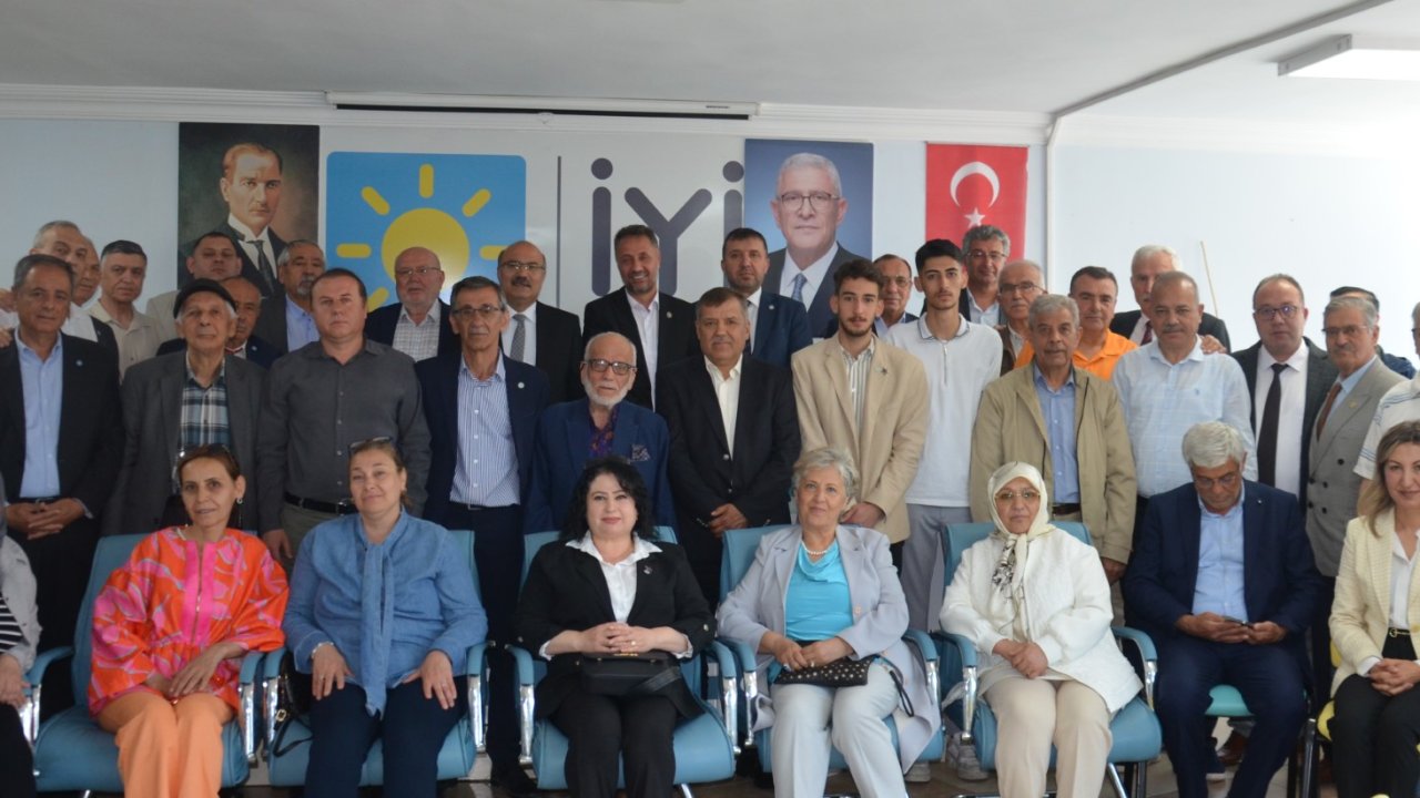 İYİ Parti Konya bayramlaştı! Genel Başkan Yardımcısı Ulusoy: "Mutlak butlan kararını doğru bulmuyoruz"