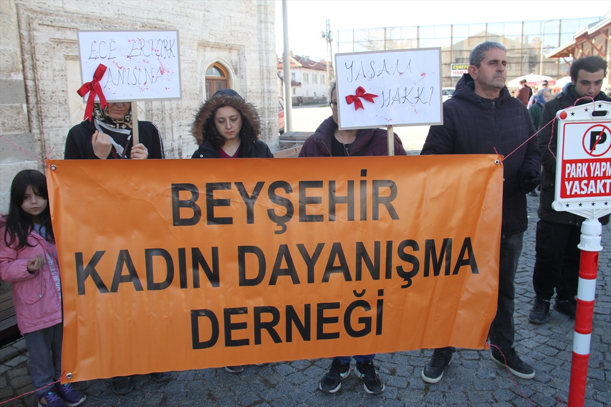 Beyşehir'de eşi tarafından öldürülen Ece, ölüm yıldönümünde anıldı