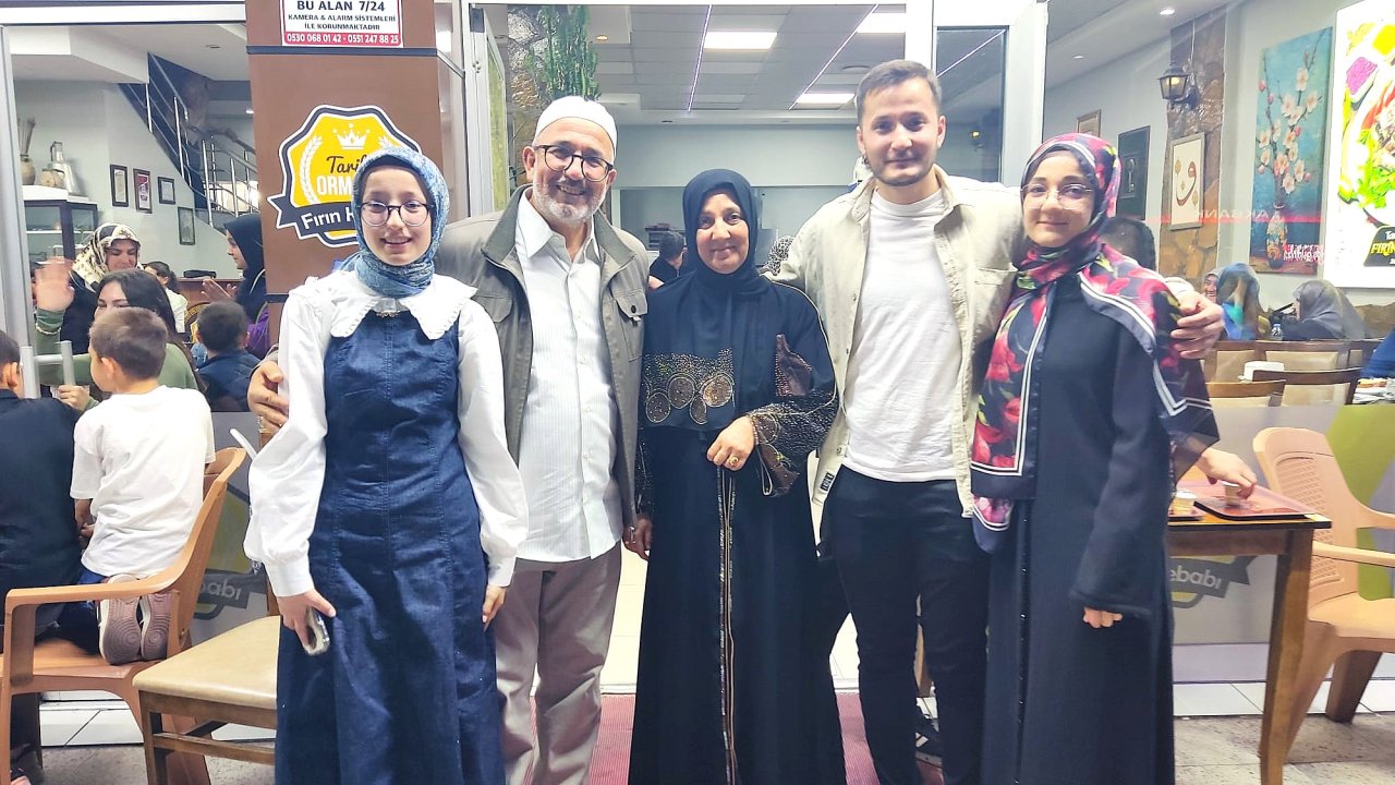 Ekmekçibaşı Ailesinden Anlamlı Hac Yemeği
