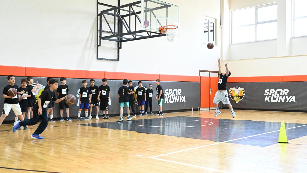 Konya’da geleceğin basketbol yıldızları parkeye çıktı! Seçmelere yüzlerce genç akın etti!