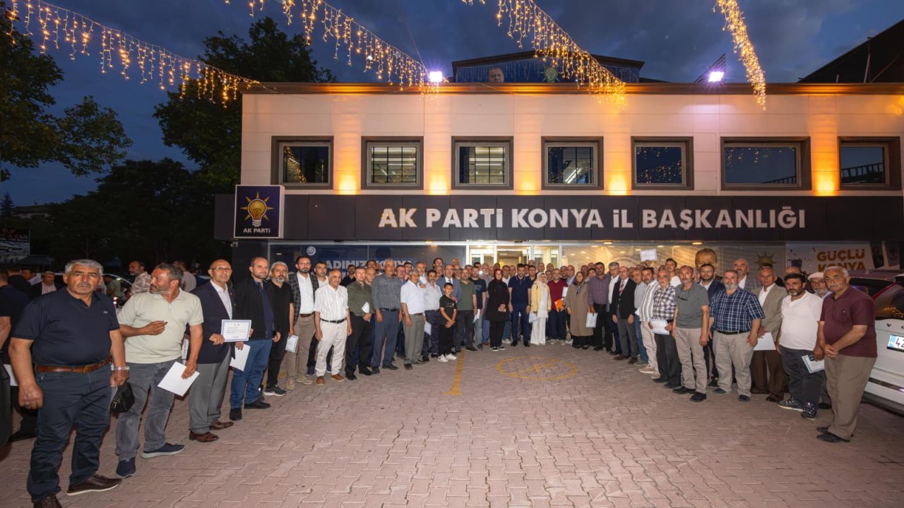 AK Parti Konya Teşkilatından Birlik ve Beraberlik Vurgusu: Merkez Mahalle Başkanları İstişare Toplantısında Buluştu