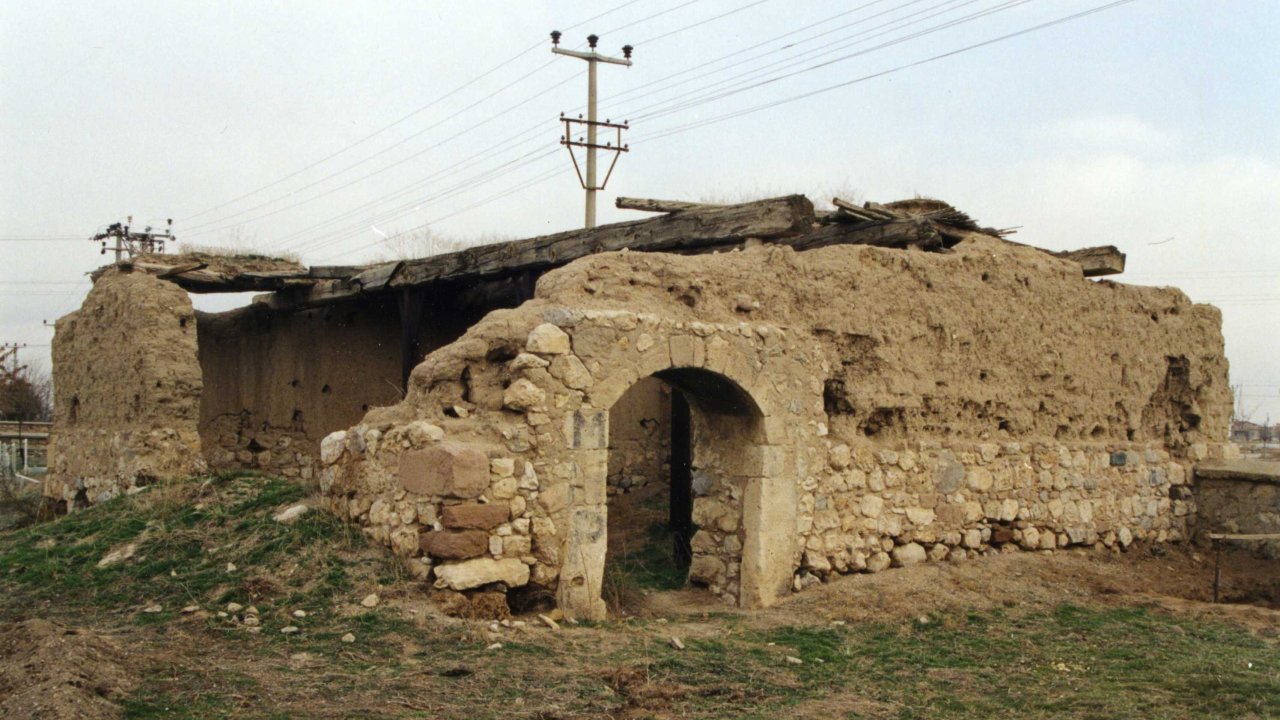 Konya’nın gizli tarih hazinesi: Çatalhöyük (Karaaslan) hanı zamana meydan okuyor