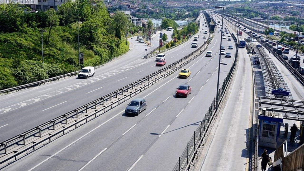 Karayollarında çalışmalar sürüyor: Sürücüler için yeni trafik düzenlemeleri