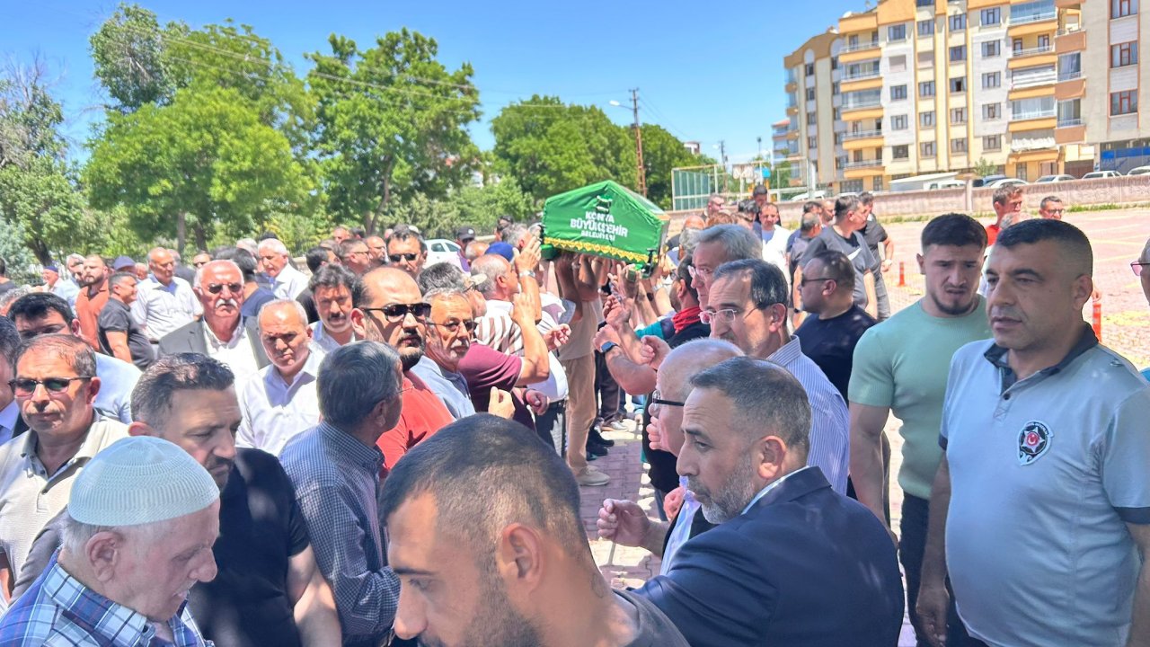 Millî Eğitim camiasının acı günü! Ali Osman Teksöğüt son yolculuğuna uğurlandı