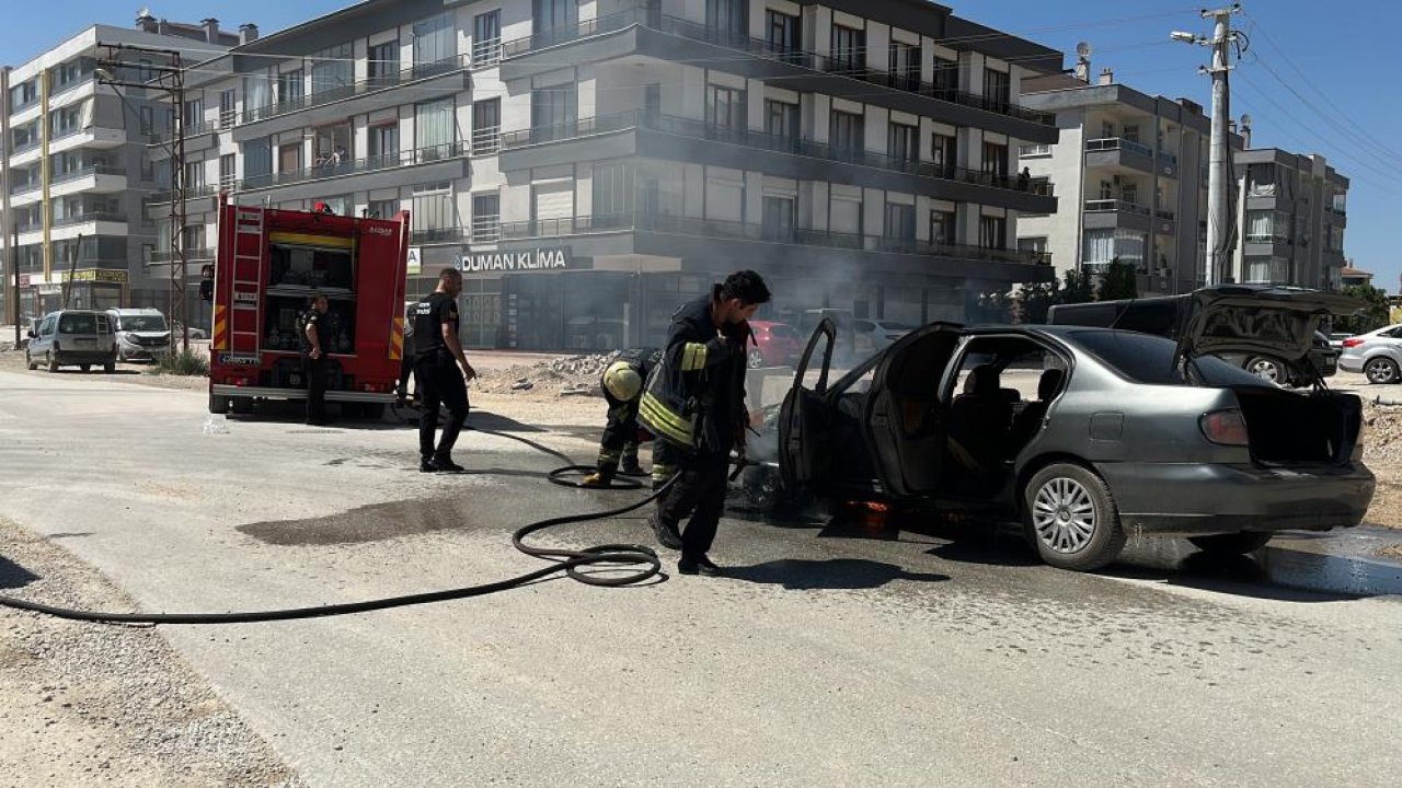 Konya’da aniden alev alan otomobil hurdaya döndü