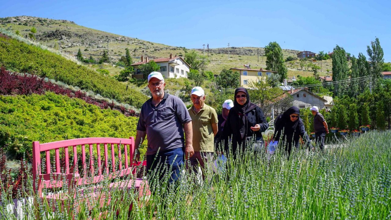 Başkan Kavuş’tan büyüklere vefa projesi! Meram’ın güzellikleri yerinde keşfediliyor!