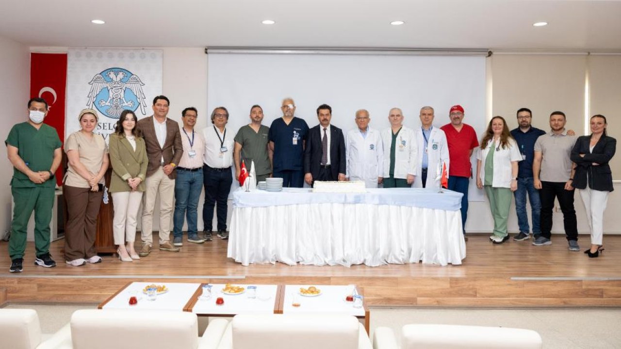 300 ameliyatlık robotik cerrahi başarısı Konya’da kutlandı