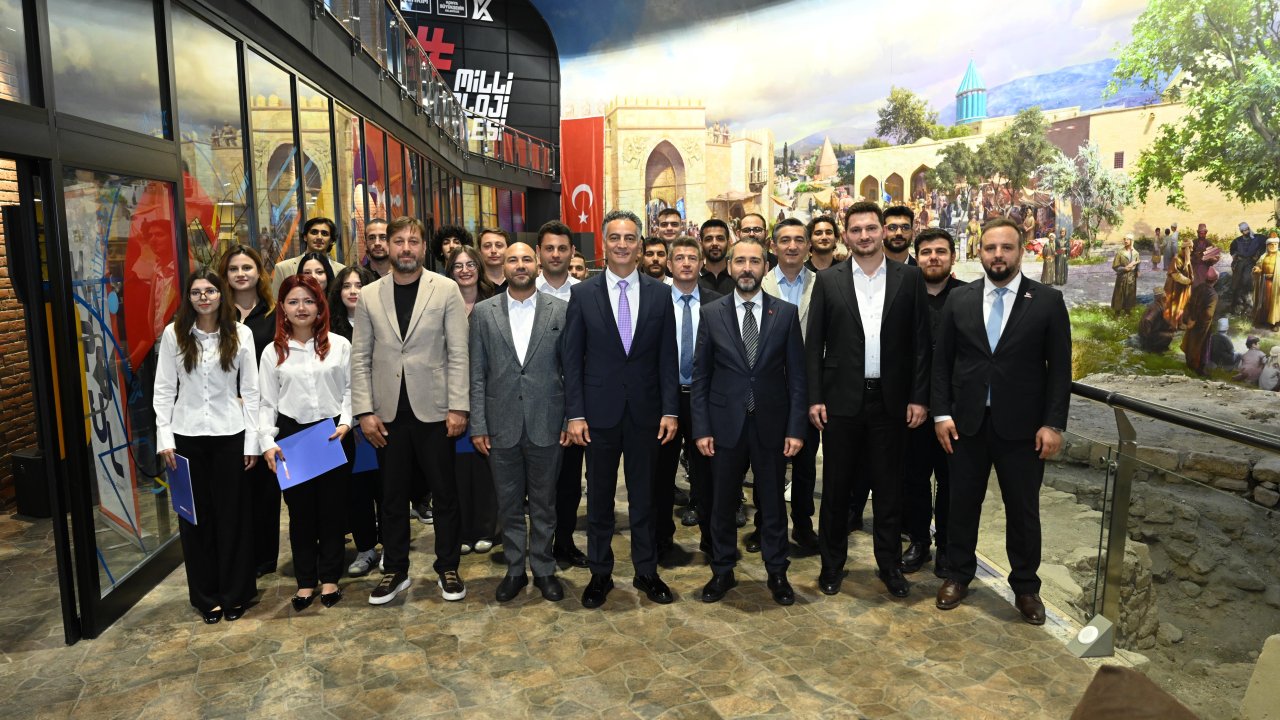 ASELSAN ve Konya Büyükşehir’den geleceğe yatırım: EngineerHub mezunları sertifikalarını aldı!
