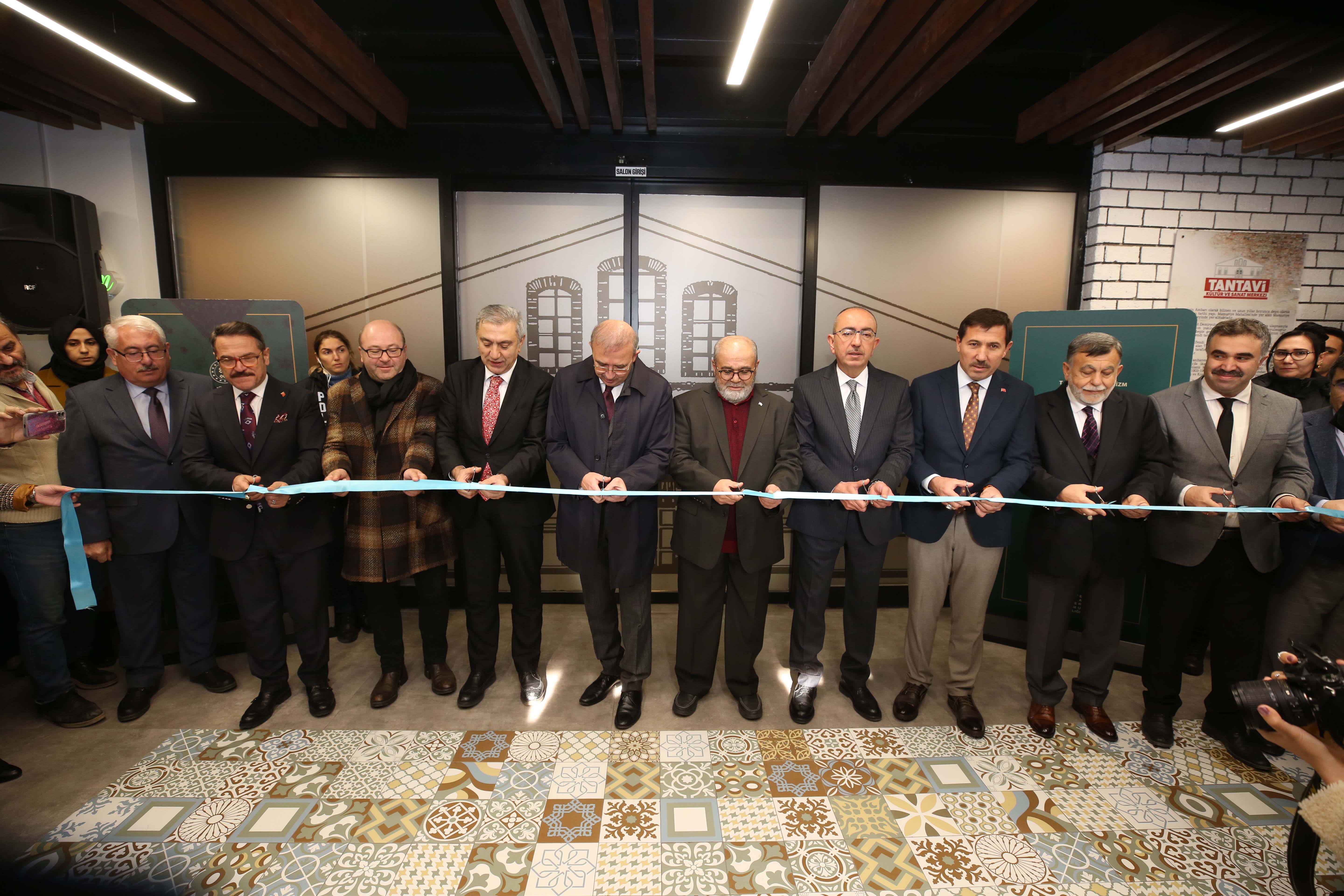 "Anadolu Arifleri ve Alimleri" Yazma Eser Sergisi, Konya'da açıldı