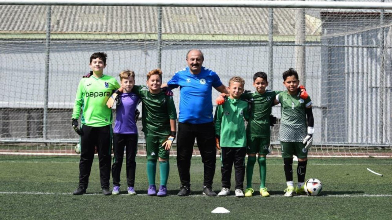 62 yaşındaki kaleci transferi sanıldı! Bir paylaşım 2 milyon kişiyi yanılttı